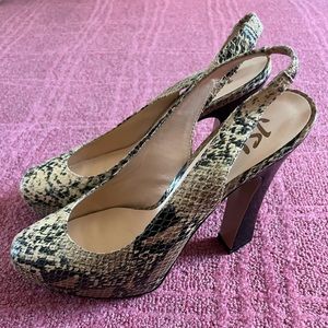 JS Boutique heels snakeskin size 9.5